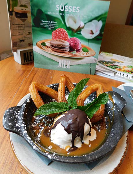 Verkostung der Fr&uuml;hlings-Desserts 2026 im Alex in D&uuml;sseldorf
