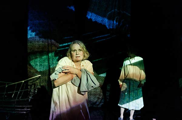 Schauspiel 'Eine Arbeiterin. Leben, Alter und Sterben' als Gastspiel des Hessischen Landestheater Marburg im Schauspiel Duisburg