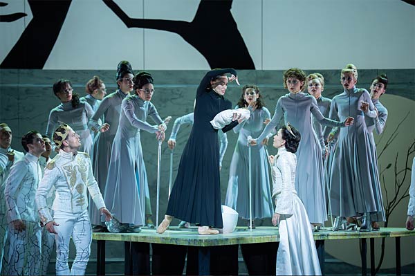 Ballett 'Dornr&ouml;schen' in der Deutschen Oper am Rhein in D&uuml;sseldorf