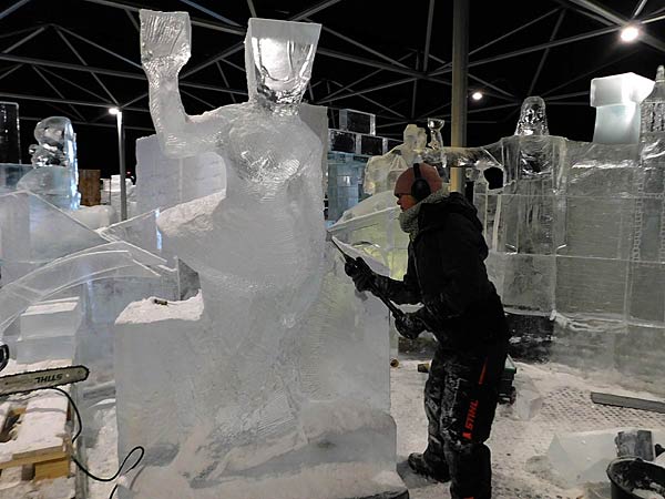 Eisskulpturen-Ausstellung 'Eiswelt' 2025 im Centro Oberhausen