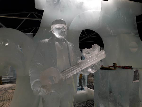 Eisskulpturen-Ausstellung 'Eiswelt' 2025 im Centro Oberhausen