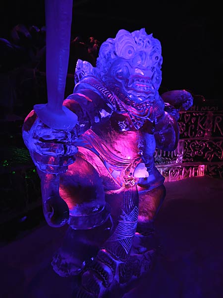 Eisskulpturen-Ausstellung 'Eiswelt' 2025 im Centro Oberhausen