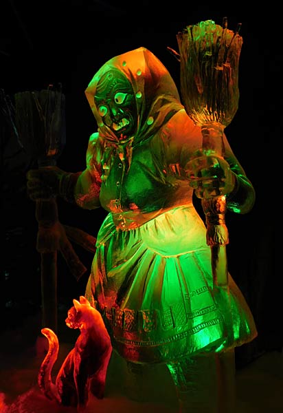 Eisskulpturen-Ausstellung 'Eiswelt' 2025 im Centro Oberhausen