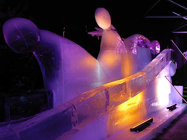Eisskulpturen-Ausstellung 'Eiswelt' 2025 im Centro Oberhausen