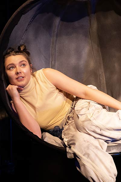Schauspiel 'Gi3F (Gott ist drei Frauen)' im Schauspiel Duisburg