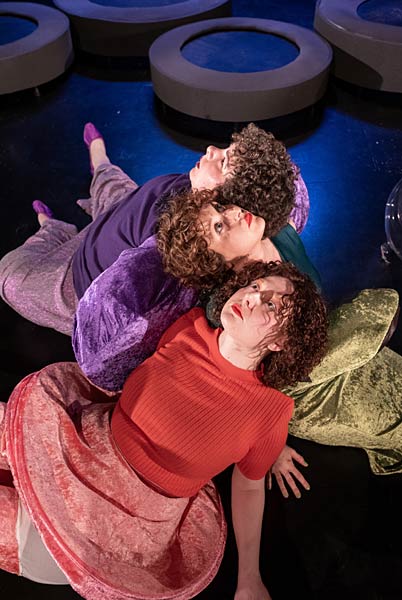 Schauspiel 'Gi3F (Gott ist drei Frauen)' im Schauspiel Duisburg