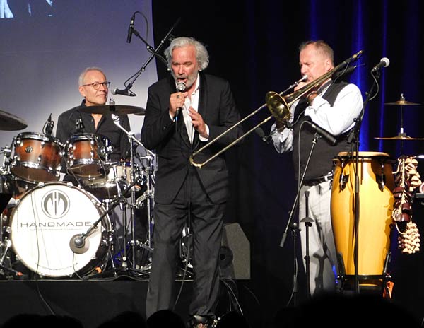 Konzert 'Das war doch grad� erst eben - 50 Jahre auf der B&uuml;hne' von Stefan Gwildis im Ebertbad in Oberhausen