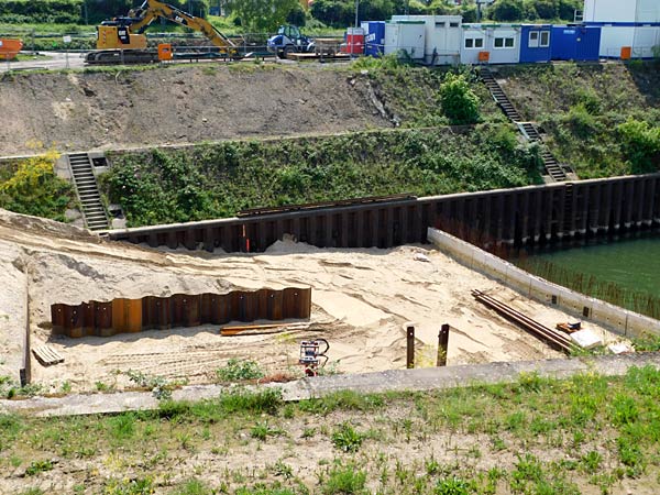 F&uuml;hrung durch die Baustelle des Kultushafen im Rheinpark in Duisburg mit der IGA 2027