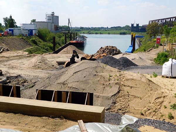 F&uuml;hrung durch die Baustelle des Kultushafen im Rheinpark in Duisburg mit der IGA 2027