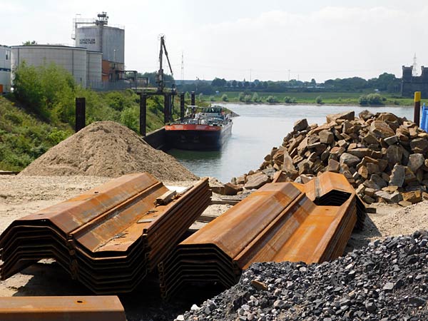 F&uuml;hrung durch die Baustelle des Kultushafen im Rheinpark in Duisburg mit der IGA 2027