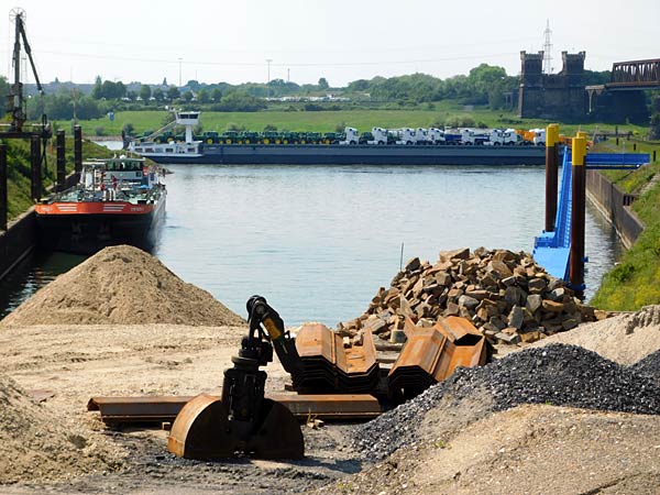 F&uuml;hrung durch die Baustelle des Kultushafen im Rheinpark in Duisburg mit der IGA 2027