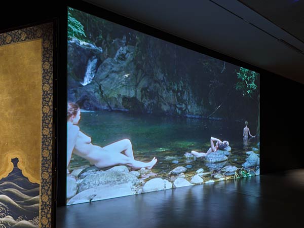 Ausstellung 'incarnate' in der Langen Foundation in Neuss