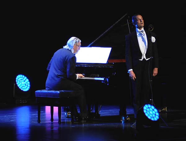 Festakt und B&uuml;rgerfest zu '100 Jahre Stadthalle M&uuml;lheim'