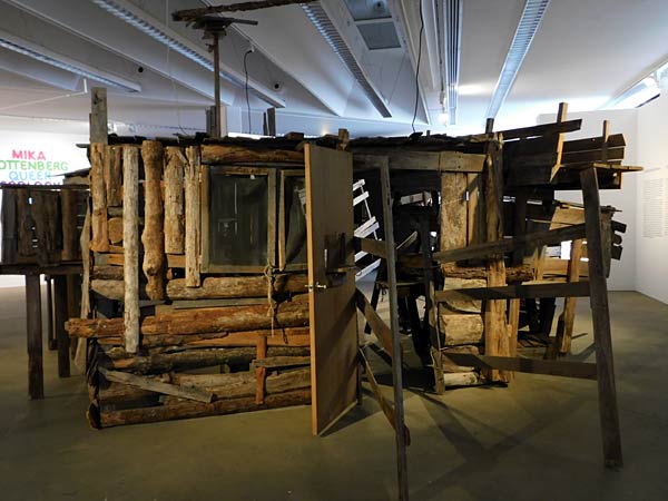 Ausstellung 'Mika Rottenberg. Queer Ecology' im Lehmbruck Museum in Duisburg