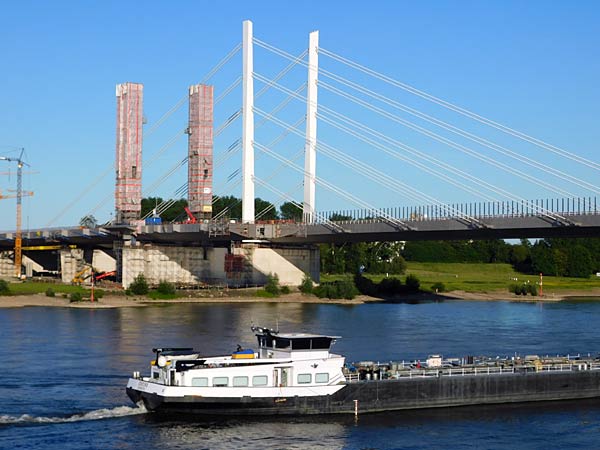 Neubau der A40-Br&uuml;cke in Duisburg-Neuenkamp