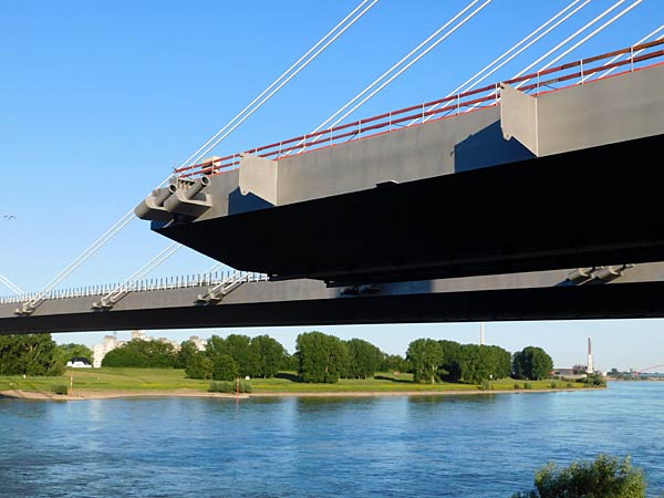 Neubau der A40-Br&uuml;cke in Duisburg-Neuenkamp