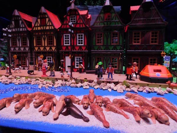 Playmobil-Weltrekord beim 'Lichtermarkt' 2025 im Landschaftspark Duisburg-Nord