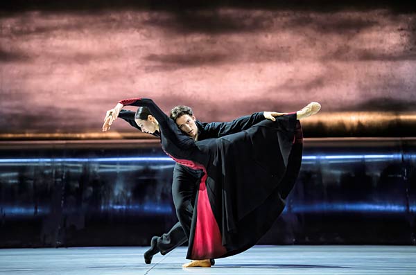Ballett 'Relations' im Aalto Theater Essen