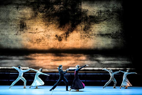 Ballett 'Relations' im Aalto Theater Essen