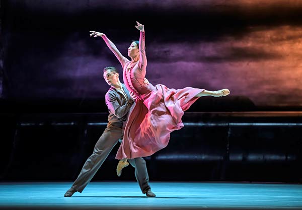 Ballett 'Relations' im Aalto Theater Essen