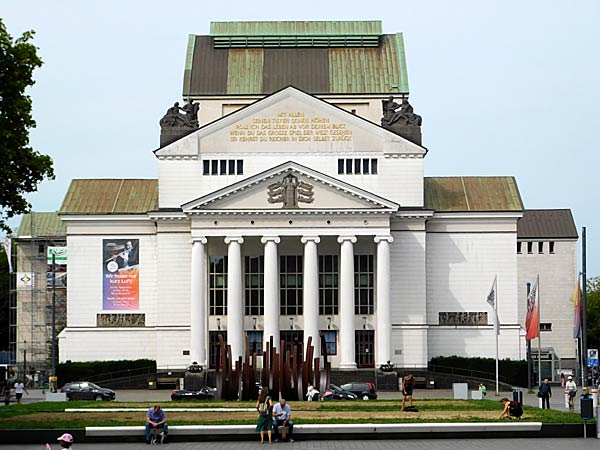 Oper 'Nabucco' bei der Deutschen Oper am Rhein im Theater Duisburg