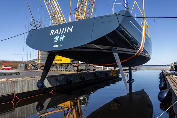 Launch der Segelyacht 'Swan 128' in Finnland