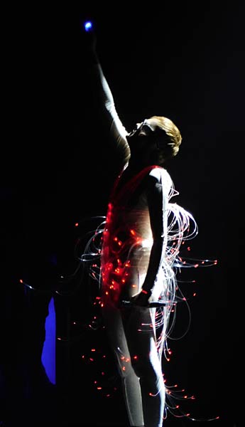 Show 'urbanatix: outa space' 2025 im RuhrCongress Bochum