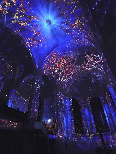 immersive Show 'Enlightenment' in der Johanneskirche in D&uuml;sseldorf