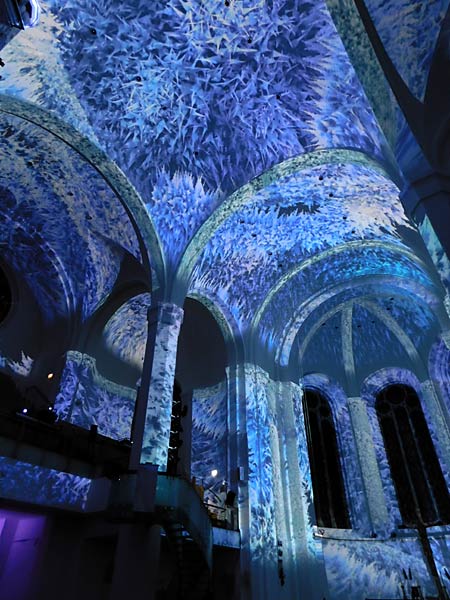 immersive Show 'Enlightenment' in der Johanneskirche in D&uuml;sseldorf