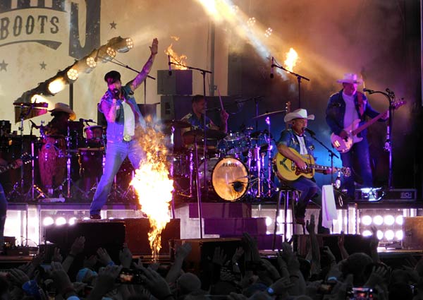 Konzert von 'The BossHoss' beim M&uuml;lheim Summer open air 2026