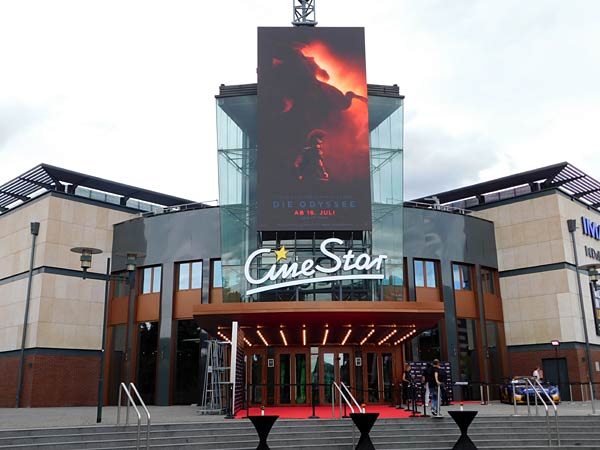 Wiederer&ouml;ffnung des Cinestar Oberhausen im Centro mit Heino Ferch und Helge Schneider
