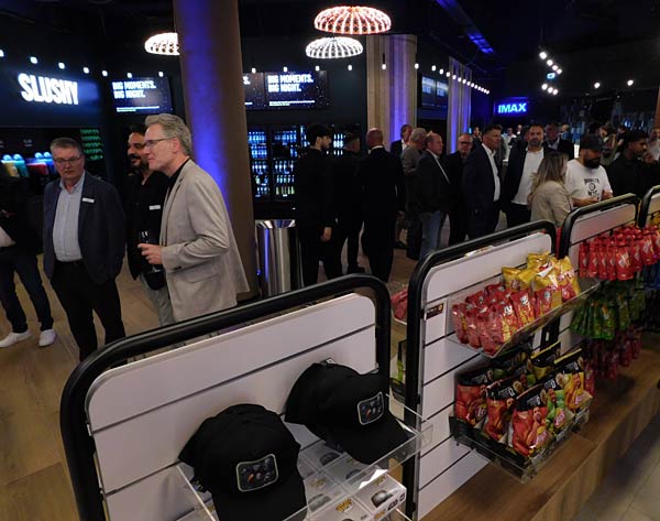 Wiederer&ouml;ffnung des Cinestar Oberhausen im Centro mit Heino Ferch und Helge Schneider
