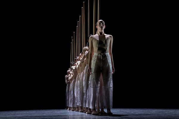 Ballett 'Grey Area' von der Deutschen Oper am Rhein in Duisburg