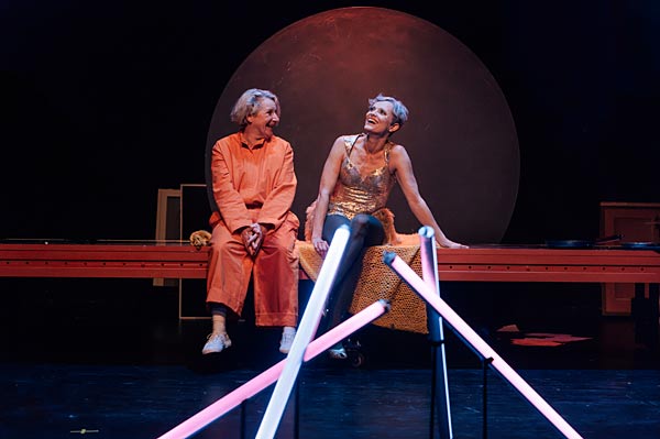 Schauspiel 'Marian Blessing Makes Her Escape' im Theater Oberhausen
