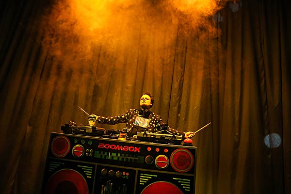 Schauspiel 'Eine perfekte Hochzeit' im Theater Oberhausen