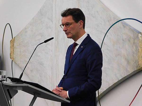 Ausstellung 'Gerhard Hoehme - entr&auml;sel nicht die Orte' im Museum K&uuml;ppersm&uuml;hle in Duisburg