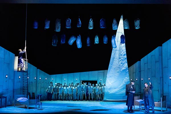 Oper 'Der fliegende Holländer' im Musiktheater im Revier in Gelsenkirchen
