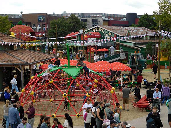 Er&ouml;ffnung von 'Karls Erlebnis-Dorf' im Centro Oberhausen
