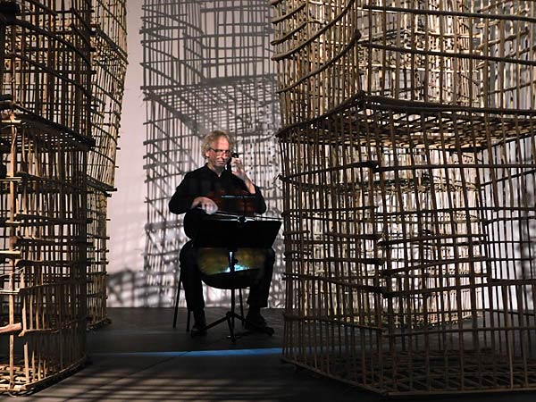 Konzert 'Klang und Performance im Dialog mit Bild und Raum' mit den Duisburger Philharmonikern im Museum Küppersmühle