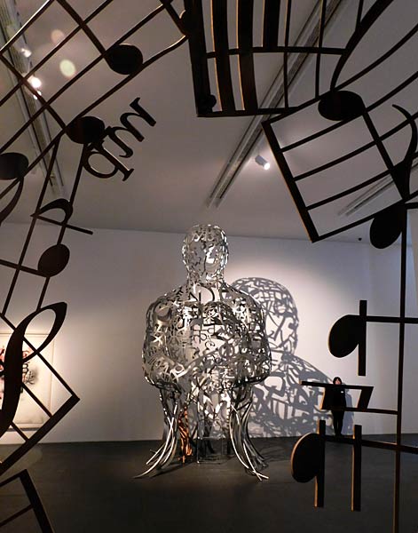 Konzert-Performance der Duisburger Philharmoniker in der Plensa-Ausstellung im Museum K&uuml;ppersm&uuml;hle in Duisburg