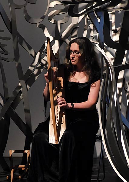 Konzert-Performance der Duisburger Philharmoniker in der Plensa-Ausstellung im Museum K&uuml;ppersm&uuml;hle in Duisburg