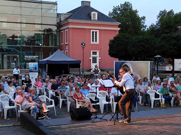 Schauspiel 'K&ouml;nig &Ouml;dipus' bei den Oberhausener Schlossn&auml;chten im Schlossinnenhof