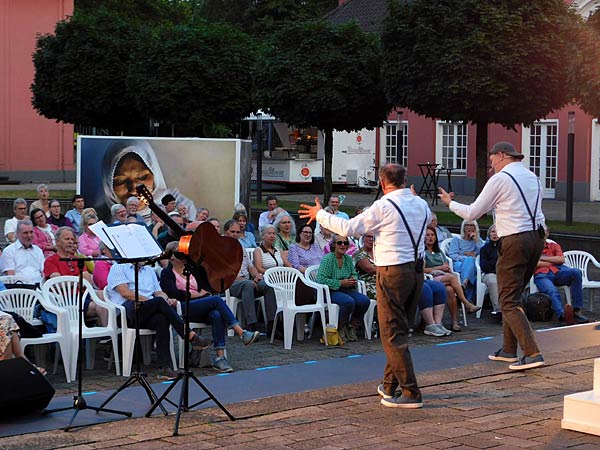 Schauspiel 'K&ouml;nig &Ouml;dipus' bei den Oberhausener Schlossn&auml;chten im Schlossinnenhof