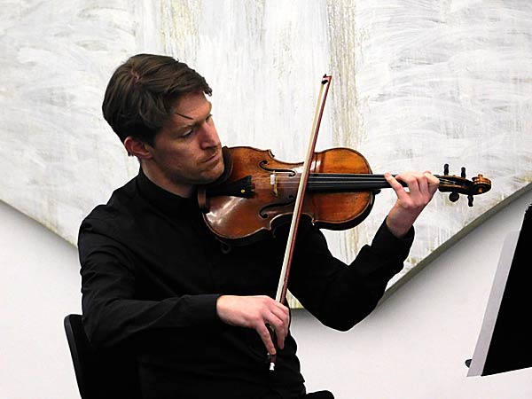 Konzert-Performance 'Unsch&auml;rfe - unbeschreiblich' der Duisburger Philharmoniker im Museum K&uuml;ppersm&uuml;hle in Duisburg