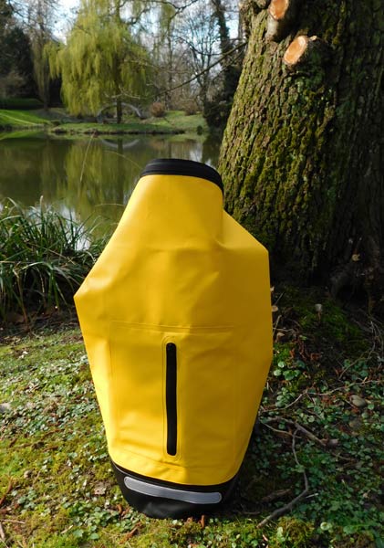 PSI-Spezial 'Outdoor': Rucksack und Taschenlampe von Nestler-matho