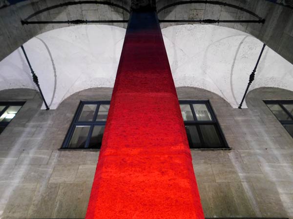 PSI-Spezial 'Outdoor': Rucksack und Taschenlampe von Nestler-matho