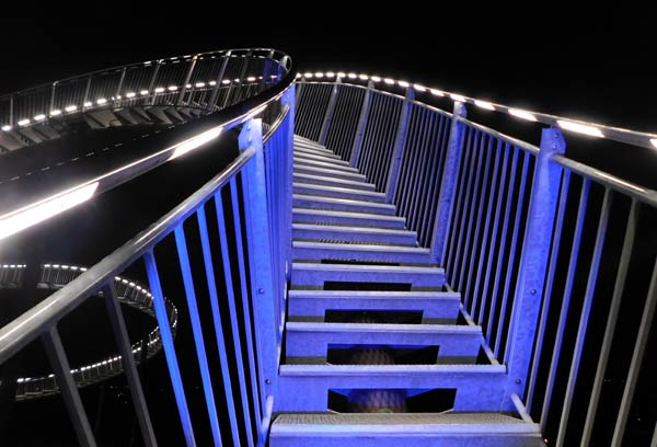 PSI-Spezial 'Outdoor': Rucksack und Taschenlampe von Nestler-matho