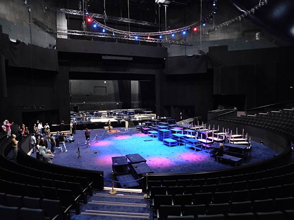 Show Roncalli 'Circus meets Schlager' im Metronom Theater Oberhausen