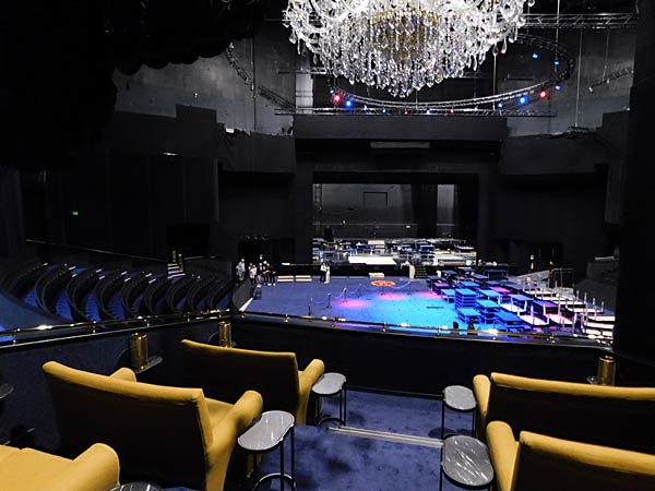 Show Roncalli 'Circus meets Schlager' im Metronom Theater Oberhausen