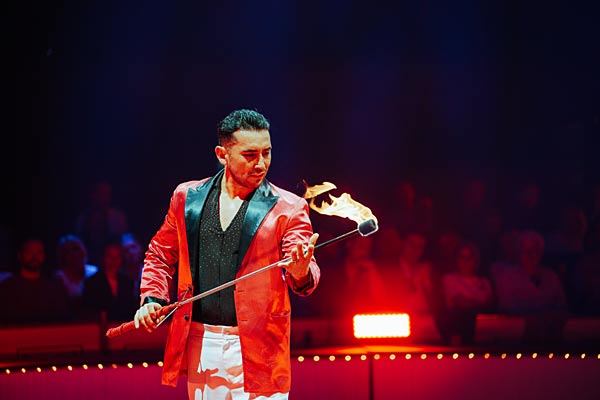 'Roncalli meets Schlager' im Metronom Theater Oberhausen
